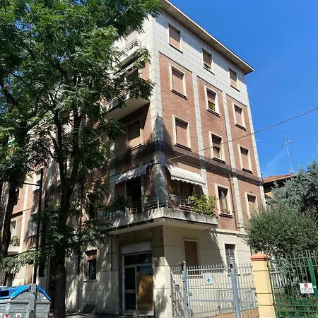 Station's Nest - Fiera - Free Parking Apartment