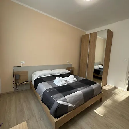 Station's Nest - Fiera - Free Parking Apartment *