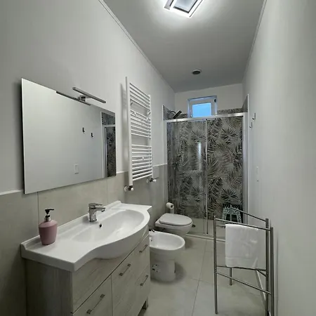 Station's Nest - Fiera - Free Parking Appartement *